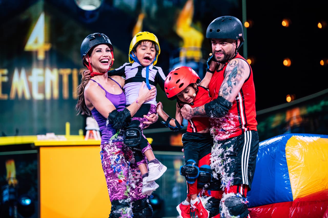 Los compadres Morokito y Yumalay se enfrentaron en el reto 4 Elementitos acompañados por los jueces Bianca y Nacho.