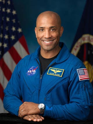 Victor Glover Jr. se convirtió en el primer astronauta afroamericano en realizar una estadía larga en la Estación Espacial Internacional, al ser el segundo al mando de la misión Crew 1 Spacex Crew Dragon ‘Resilience’, que fue enviada el 15 de noviembre.