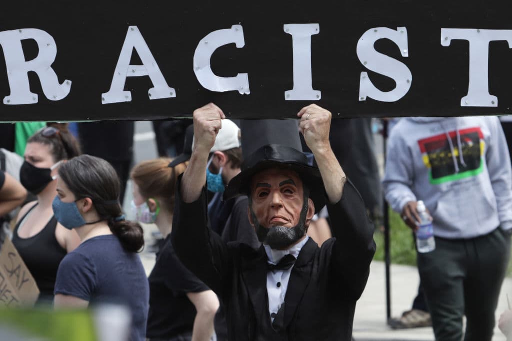 Los estrategas republicanos hispanos del 'Lincoln Project' que están en campaña contra Trump