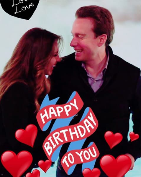 Además le dedicó un tierno mensaje de amor: "FELIZ CUMPLEAÑOS AMOR !! Gracia a Dios por tu vida, Por tu sonrisa que me ilumina todos los días . Quiero que siempre seas muyyyy feliz !!! Te amo !!!!", escribió la actriz.