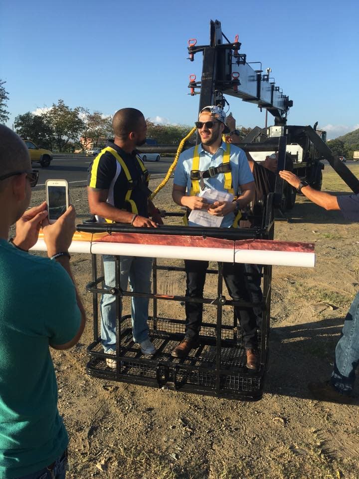 Víctor Santiago y José "El Negro" Figueroa regresan con Estos Dos Sin Frenos para ponerte a gozar.