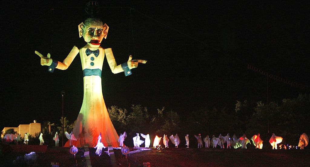 Una marioneta de 49 pies fue parte de la Fiesta de Santa Fe en 2006.