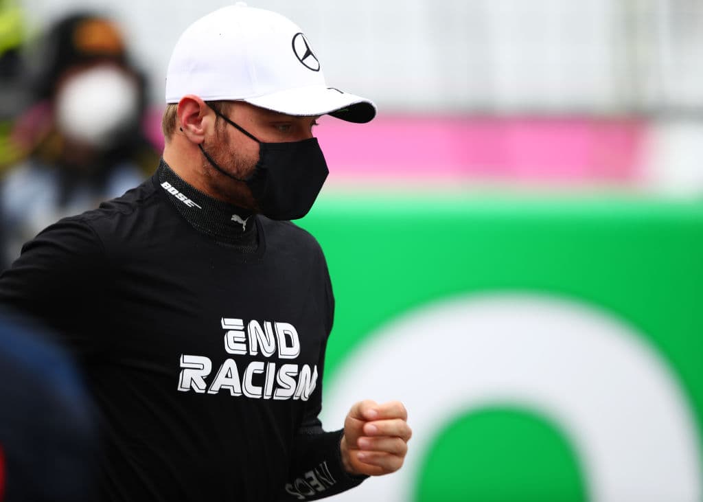 Bottas comete un error y baja de posición, Hamilton recupera la primera posición