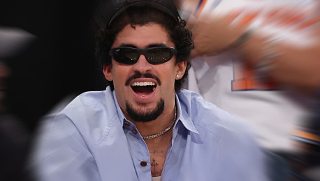 <b>¿Y qué tiene que ver Bad Bunny con esto?</b> Directamente nada. Pero, su residencia de conciertos 'No me quiero ir de aquí' tuvo
<b><a href="https://www.univision.com/local/puerto-rico-wlii/bad-bunny-rompio-records-fronteras-en-espanol-y-desde-puerto-rico-los-numeros-fotos" target="_blank">un impacto estimado en $713 millones en Puerto Rico</a></b>.
<br>La industria turística, sobre todo, tuvo un crecimiento insospechado
<b>durante la temporada de huracanes</b>.
<br>Jorge Pérez, director ejecutivo de Discover Puerto Rico, informó que en comparación con el año pasado, la ocupación hotelera aumentó 7% en agosto y 19% en septiembre.
<br>En cuanto a los alquileres a corto plazo, el alza en agosto fue de 40% y de 49% en septiembre.
<br>Con un cierre de gobierno federal, se afectan desde los viajes hasta el presupuesto de las personas para diversión.