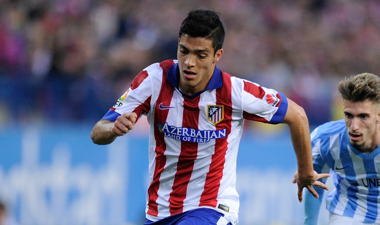 Raúl Jiménez aterriza en Lisboa para firmar por el Benfica