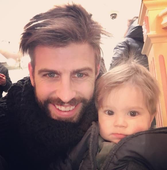 Son como dos gotas de agua y hasta Shakira se sorprende del parecido que su segundo bebé tiene con el hombre de su vida.