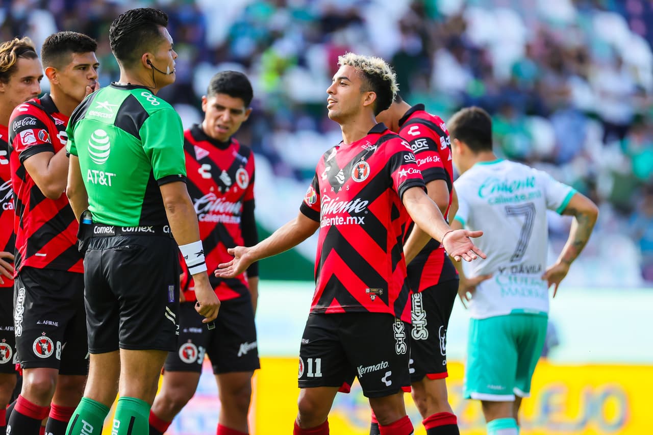 William Tesillo y Ángel Mena son los encargados de batir a Benny Díaz para darle la victoria a León 2-1 sobre Tijuana.