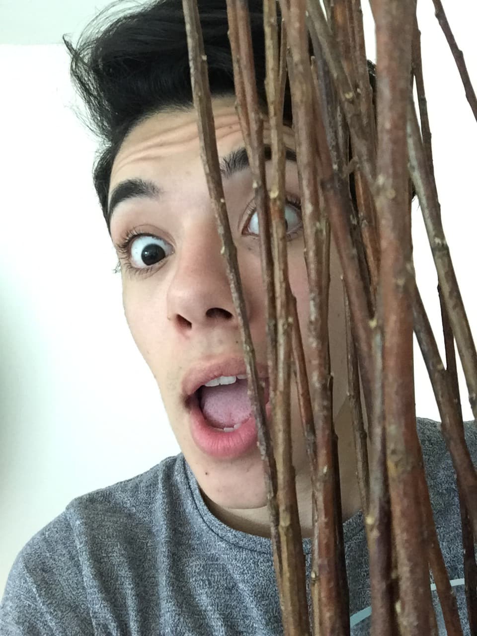 Nuestras cámaras se colaron en casa de Yoandri. El cubano nos mostró los rincones de su crib.