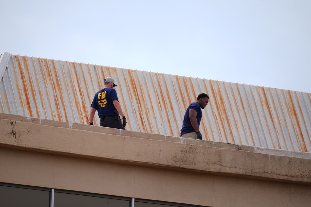 Los disparos estaban
<b> dirigidos a la oficina de campo de ICE</b>.