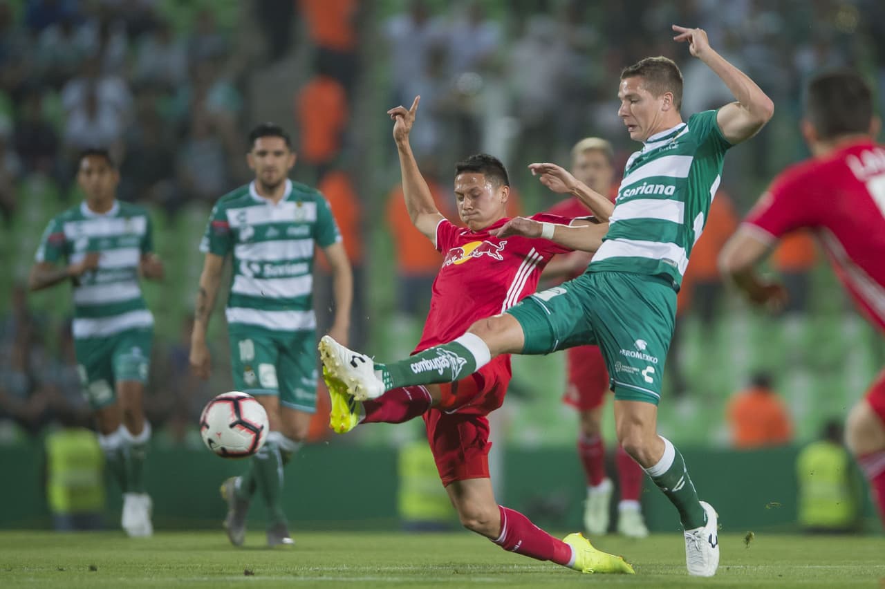 Y como se dice por ahí, cayó gol de vestidor a favor de los visitantes y tan solo transcurrieron 4 minutos de partido cuando ya el marcador se había alterado.