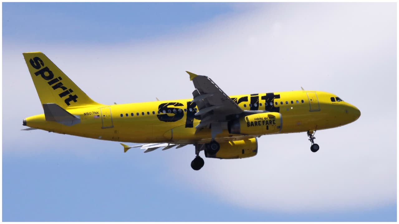 Exempleados de Spirit Airlines en Florida presentan demanda contra la compañía