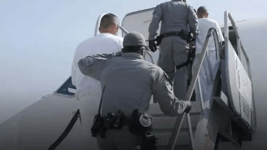 ICE anuncia que deportó en un solo viaje a 170 cubanos a la isla