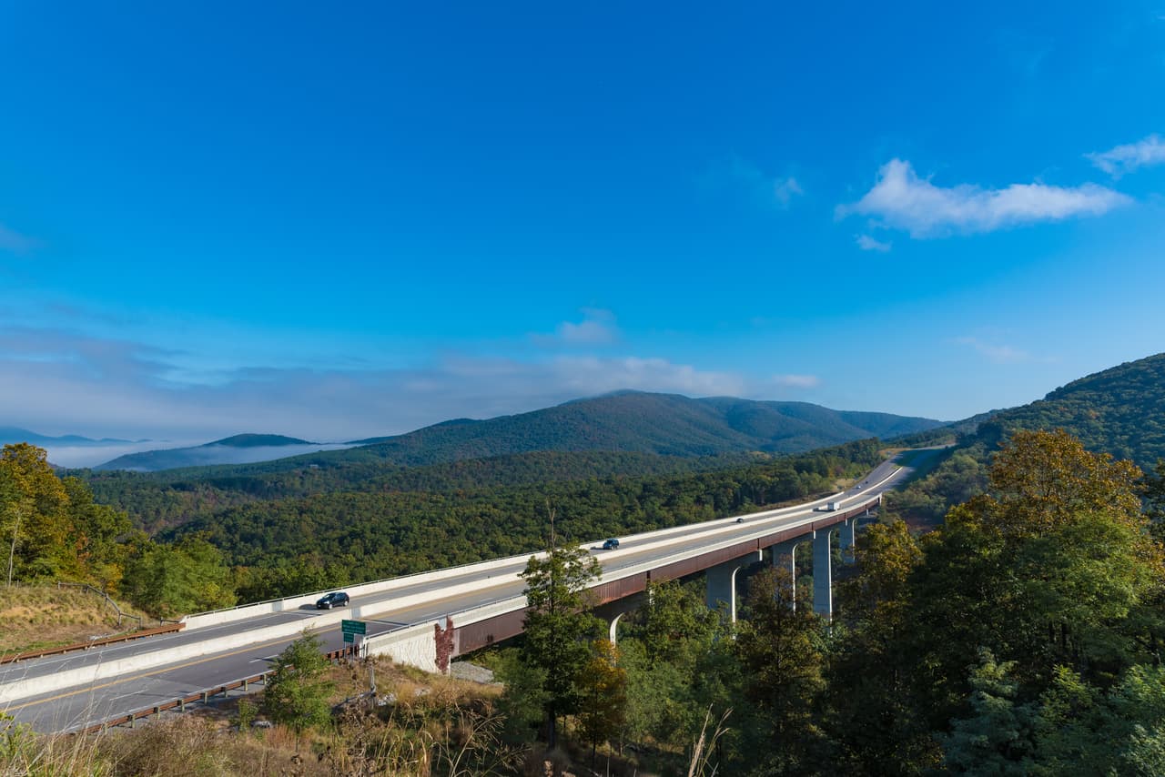 <h3 class="cms-H3-H3">15. West Virginia</h3>
<br>
<br>🚙
<b>Aumento de muertes en accidentes de tráfico:</b> +28.3%
<br>
<br>🚙
<b>Muertes registradas en el primer trimestre de 2021: </b>53
<br>
<br>🚙
<b>Muertes registradas en el primer trimestre de 2022: </b>68
<br>