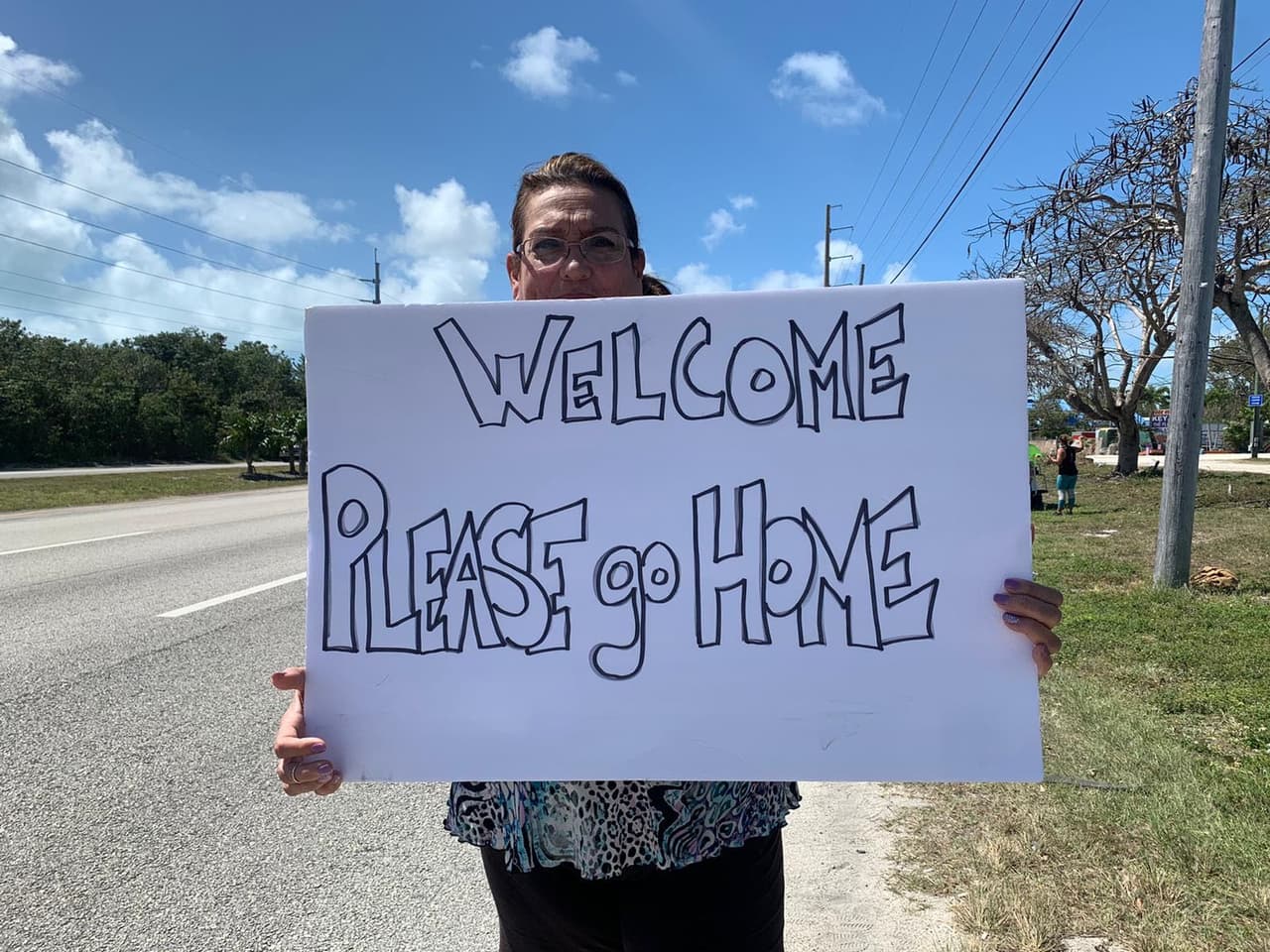 El viernes, autoridades del condado anunciaron el cierre temporal de las islas a los turistas, a partir de las 6:00 pm del domingo 22 de marzo, para evitar la propagación del coronavirus.
<br>