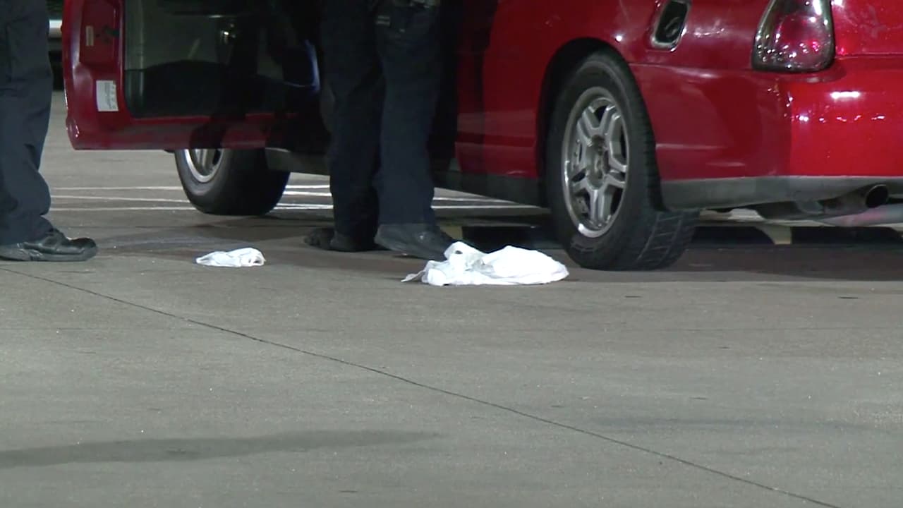 El hombre fue trasladado a un hospital donde se recupera.