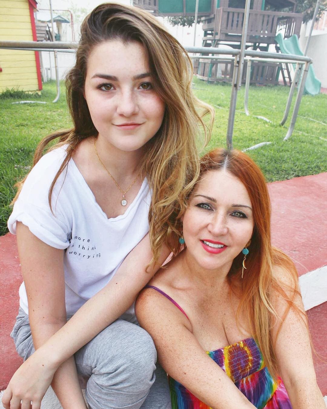 Con su participación como modelo en el clip musical, la joven seguiría abriéndose las puertas dentro de esta profesión.