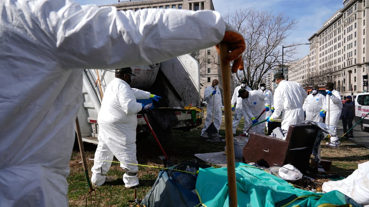 McPherson Square se encuentra
<a href="https://goo.gl/maps/jH1ftPoVpHsZYFuc9" target="_blank">a solo dos cuadras de los terrenos de la Casa Blanca</a>.
