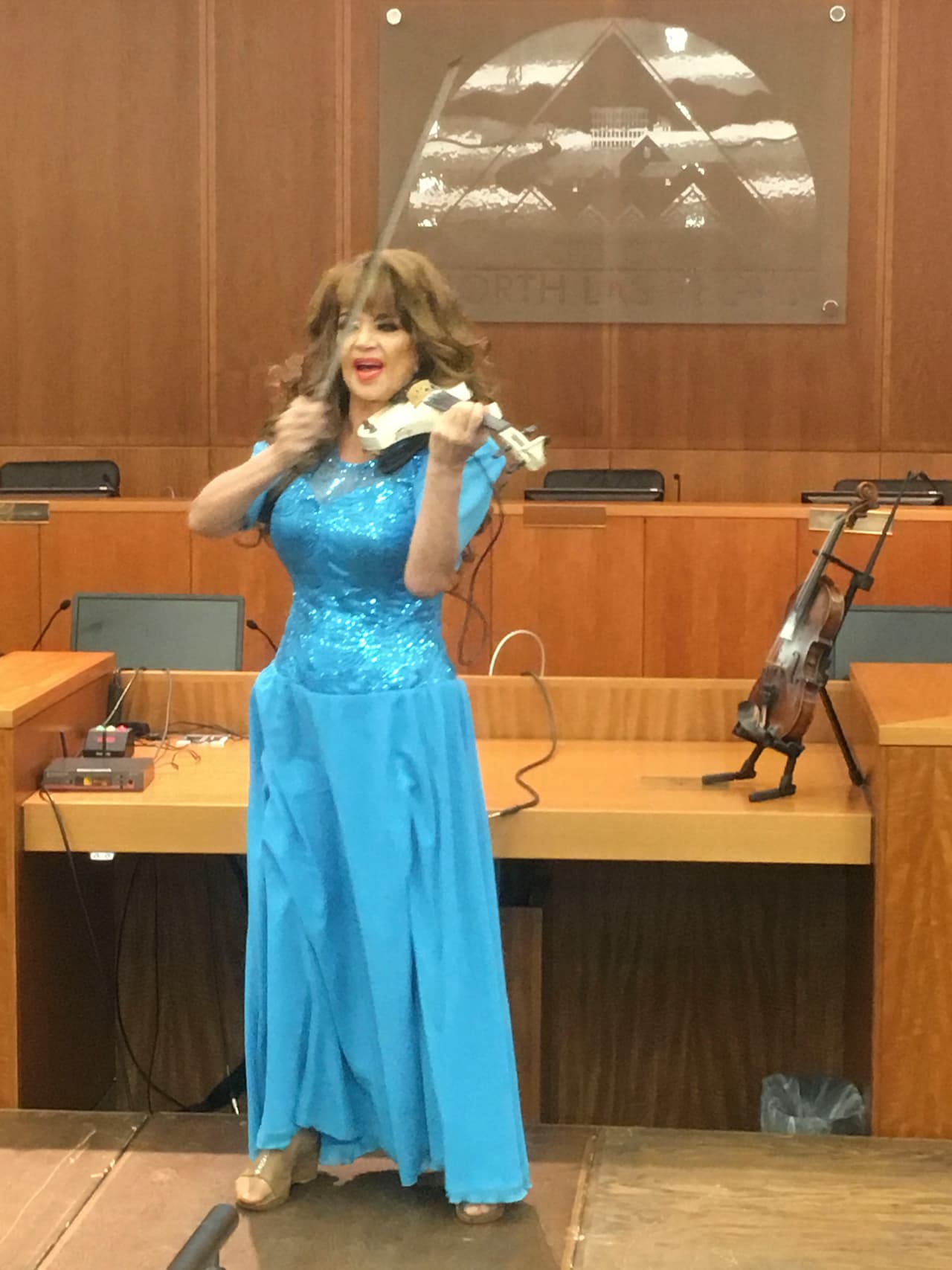 Cuando Olga Breeskin ya residía en Las Vegas en 2004, firmó un contrato con un productor que asegura le trajo una serie de dificultades. Según ella, la situación llegó hasta amenazas de muerte.
<br>