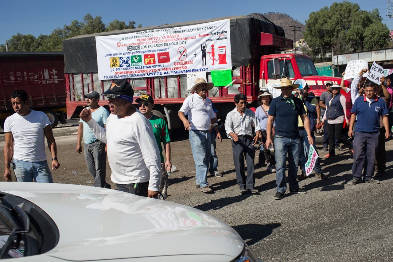 En las protestas también se hizo un llamado a la unidad de los mexicanos en torno a lo que la población ha catalogado como un “abuso”.
<br>