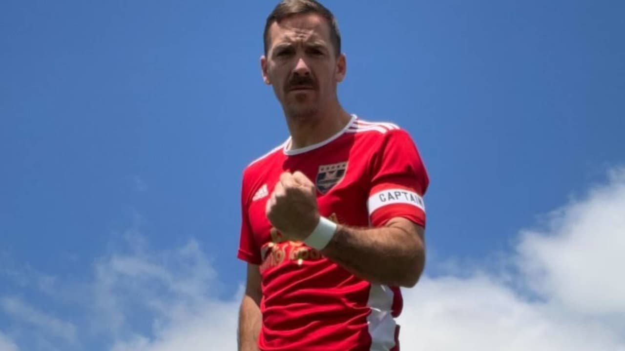 Profesor de Chicago lanza frase en apoyo a ICE y pierde su trabajo tras duras críticas