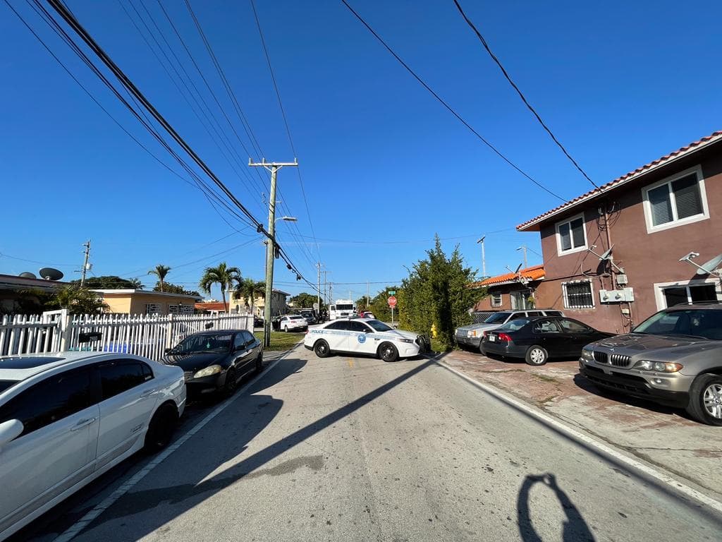 Matan a tiros a un hombre: buscan un carro en el que escaparon los sospechosos de la Pequeña Habana