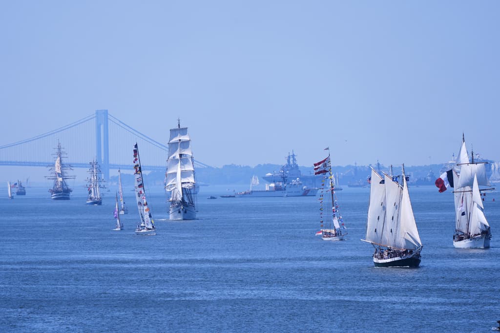 Nueva York conmemora los 250 años de EEUU con un histórico desfile de veleros de 40 países