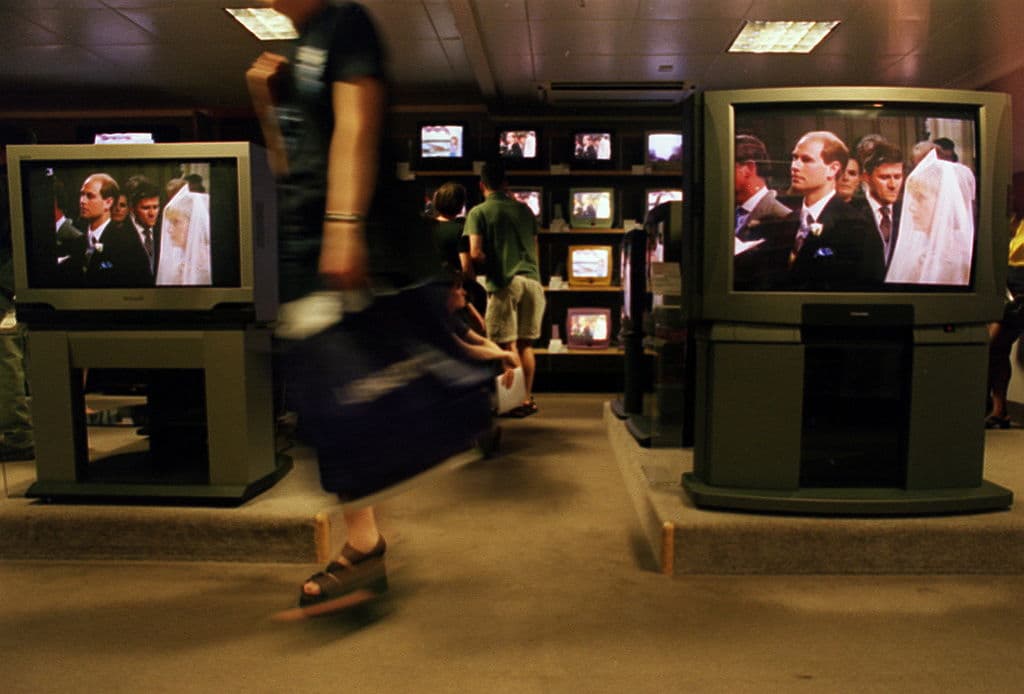 Además la forma de las pantallas dejaban de ser cuadradas para convertirse en rectangulares.
