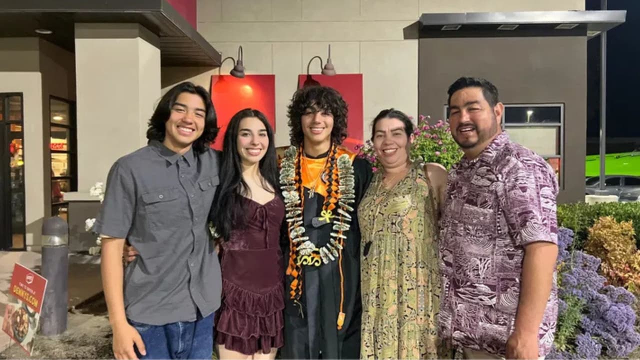 La familia Medina antes de la detención de Omar por agentes de ICE en California.