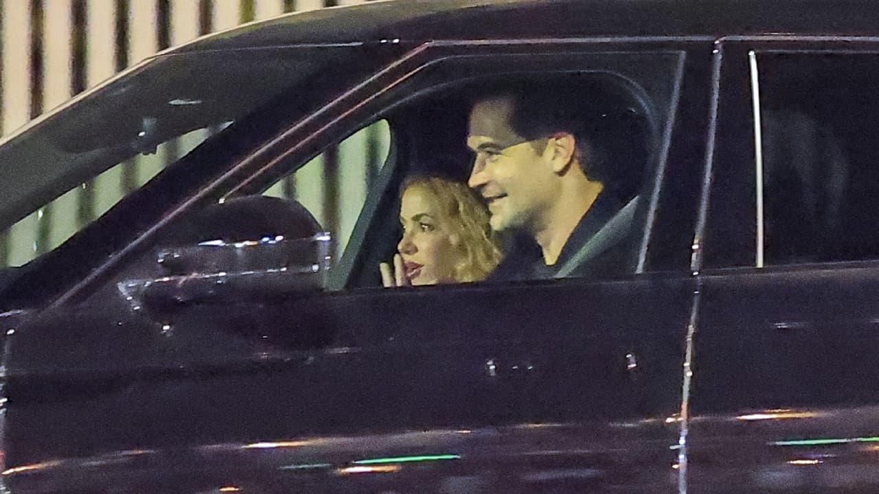 Shakira y Manuel García-Rulfo se fueron a bailar salsa.