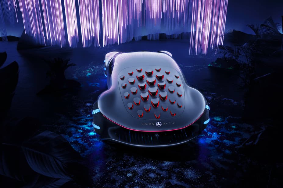 El nuevo concepto de Mercedes-Benz es motivado por cuatro motores eléctricos de alto rendimiento que en conjunto ofrecen una potencia equivalente a 470 caballos de fuerza.
<br>
<br>Y aunque ciertamente no se trata de un carro de producción, el Vision AVTR es un gran ejercicio que muestra las capacidades creativas del fabricante de cara a proyecto futuros.