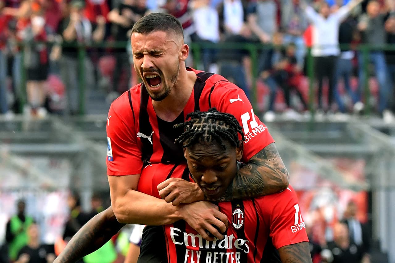 Milan se mantiene líder con triunfo de local sobre Fiorentina por 1-0, Udinese cayó de local 1-2 ante Inter Milán y Empoli perdió por goleada de 1-3 en casa ante Torino.