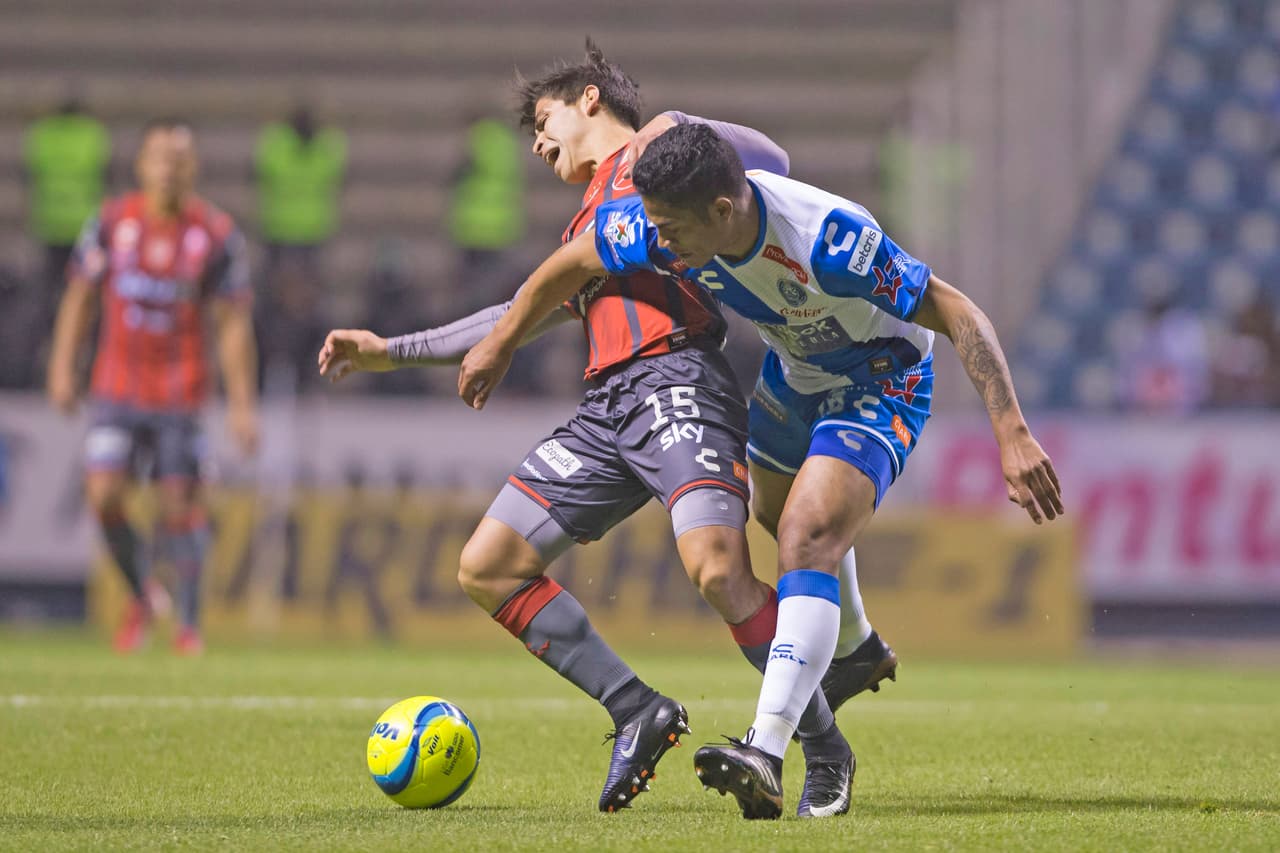 En la primera parte del encuentro no hubo mucha acción dentro de las áreas rivales ya que el partido estuvo muy trabado en el mediocampo.