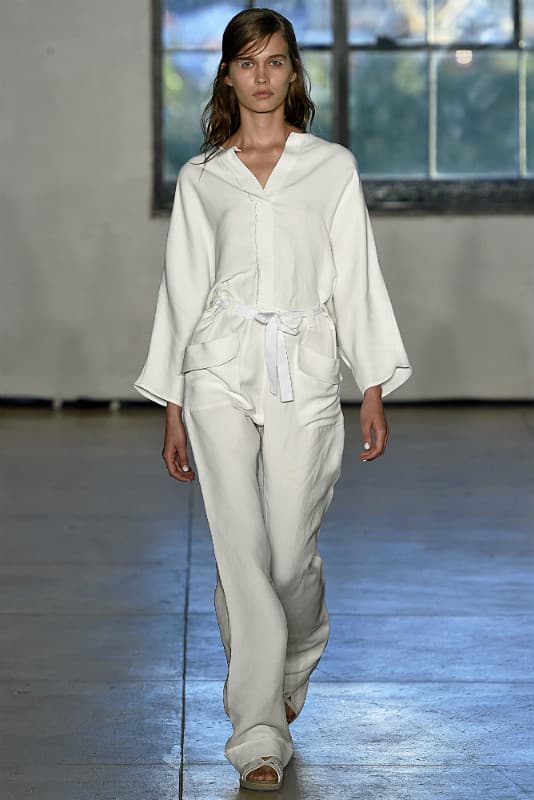 La diseñadora chilena sintetiza los códigos de feminidad en su colección SS16 ZERO + MARIA CORNEJO