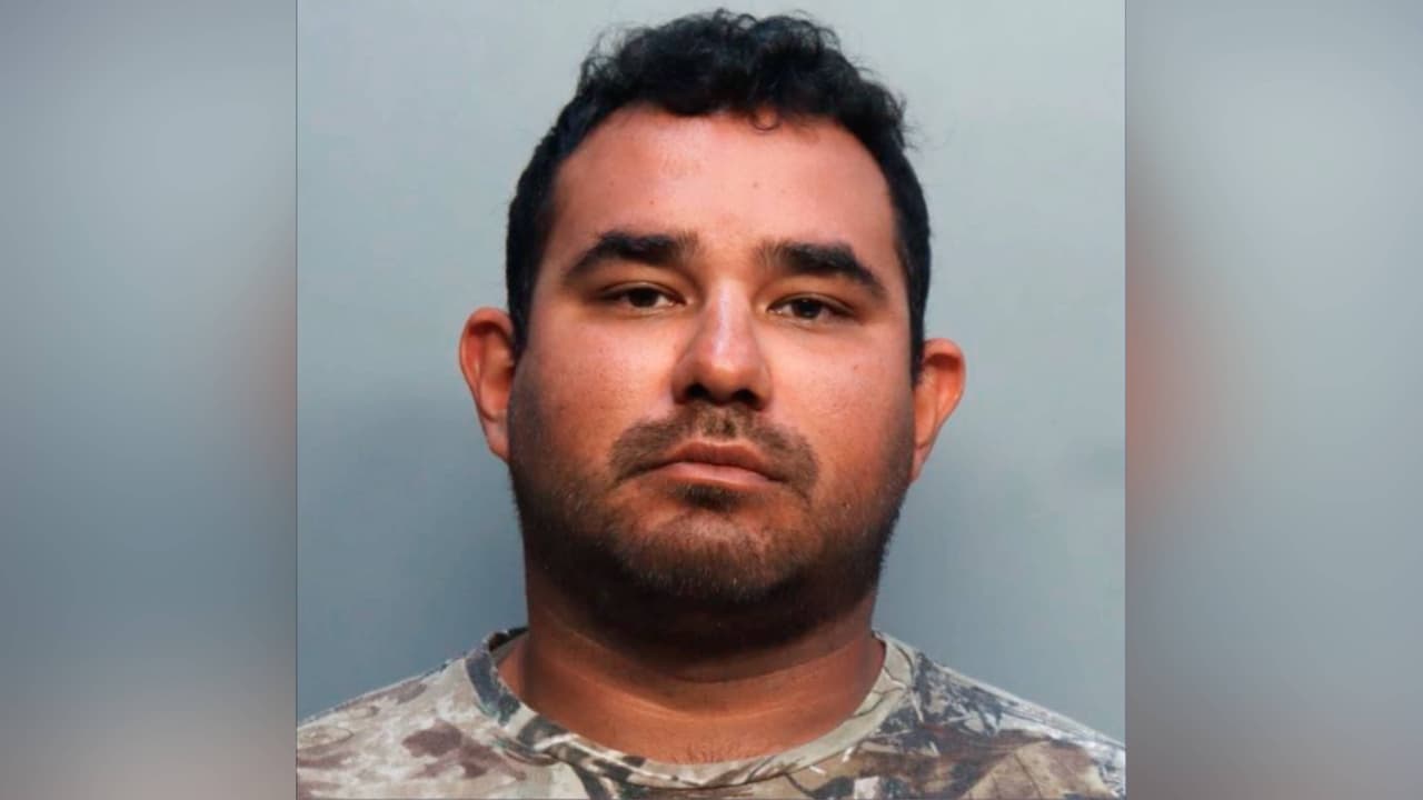 Policía: chofer se fugó tras atropellar mortalmente a un ciclista y dejó que se culpara su padre