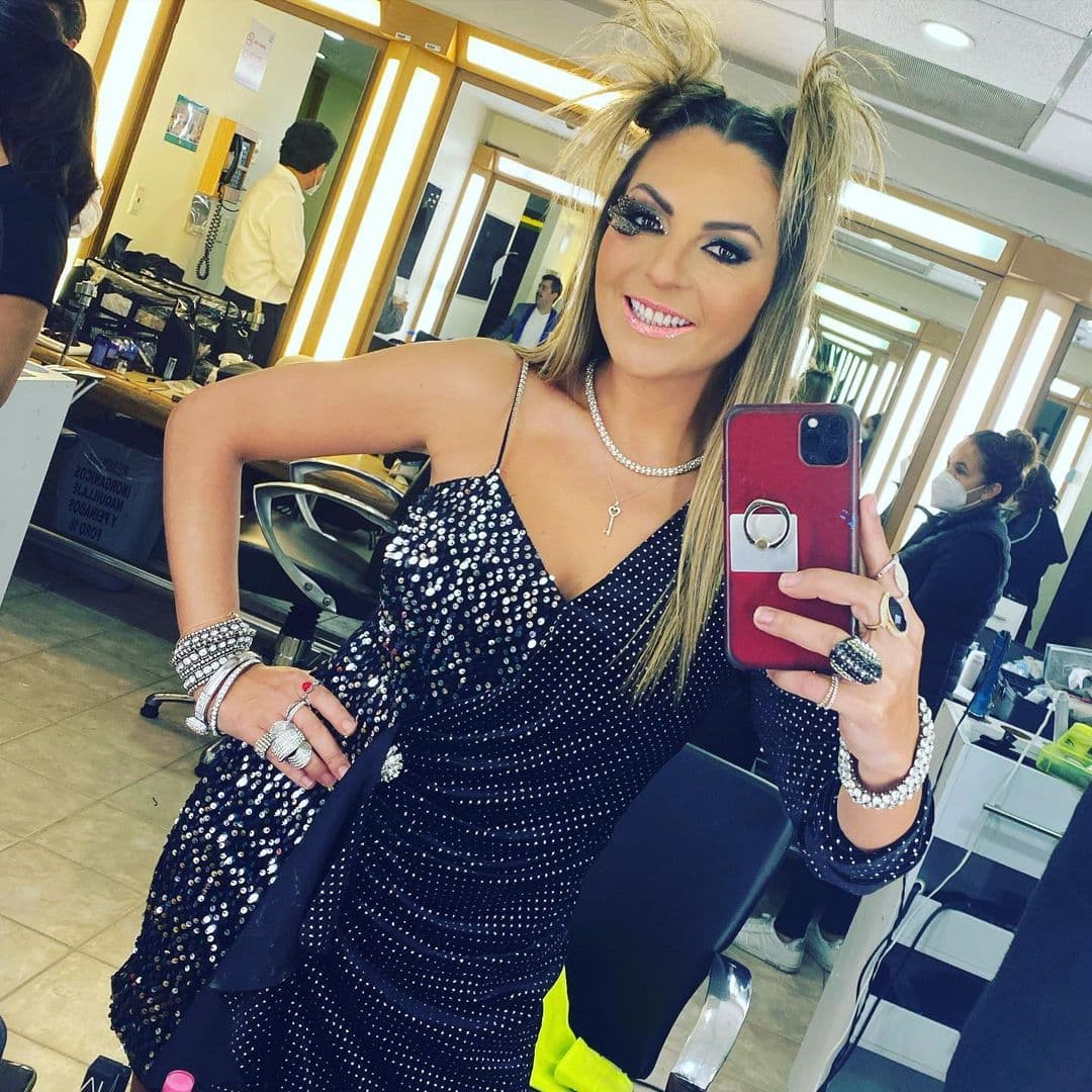 Mariana Ochoa, exvocalista de OV7 y actriz mexicana, se mantiene vigente y en comunicación con su público a través de las redes.