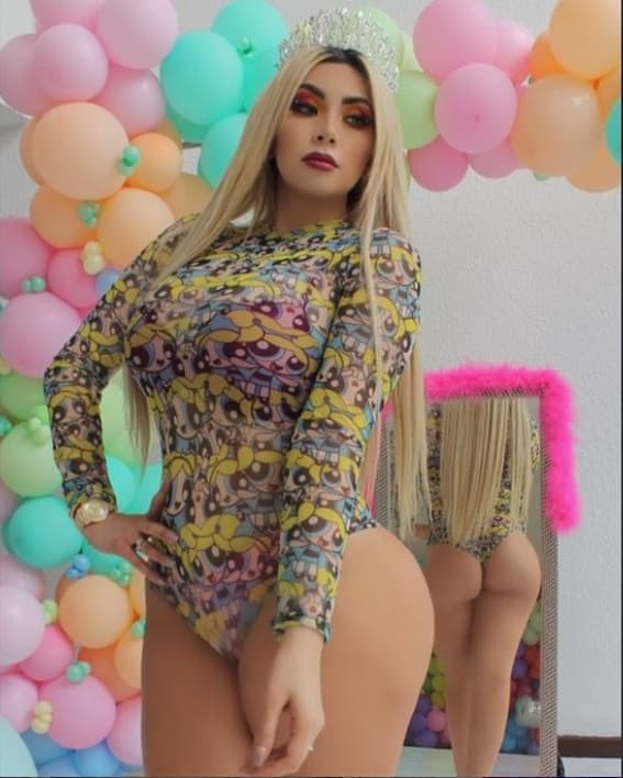 "Sí platico con él, sí cotorreo y él: '
<b>Hay que salir, hay que vernos</b>, ¿qué vas a hacer'", relató la exparticipante del reality 'MasterChef celebrity México'.
<br>