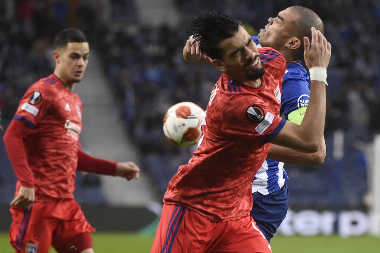 Betis pudo perder por marcador más abultado ante Eintrach Frankfurt; Lainez y Guardado no vieron acción. Lyon derrotó a Porto de visita con gol de Lucas Paquetá