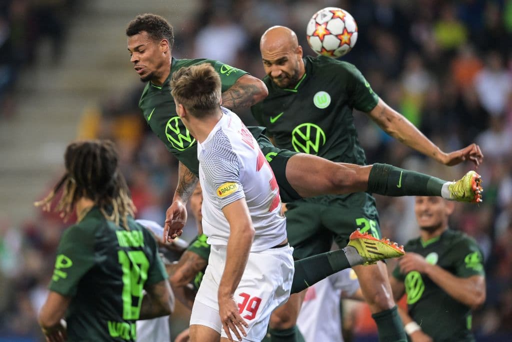 RB Salzburg se impone ante el Wolfsburg 3-1 durante la tercera fecha de la UEFA Champions League. Karim Adeyemi abrió el marcador para los locales a los pocos minutos del encuentro, pero Lukas Nmecha igualaba las cosas al 15’. Ya en la segunda mitad Noah Okafor, con doblete, aseguró el triunfo.