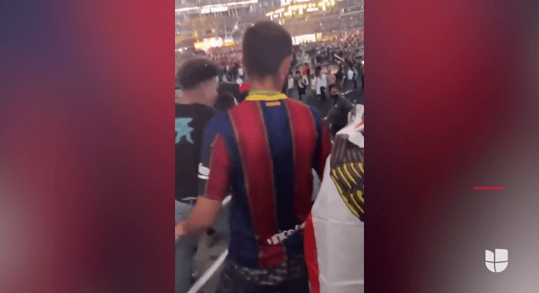 Todo quedó grabado en videos que circularon por las redes sociales después del evento.
<br>