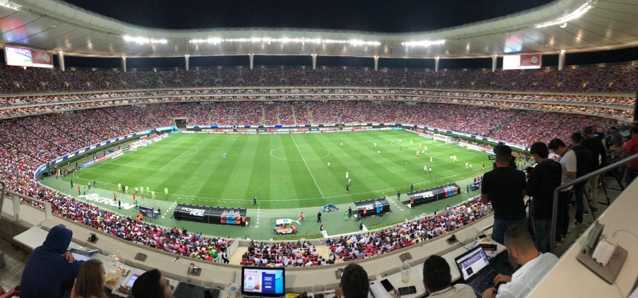 Un total de 41 mil 149 aficionados asistieron al Clásico del Fútbol Mexicano.