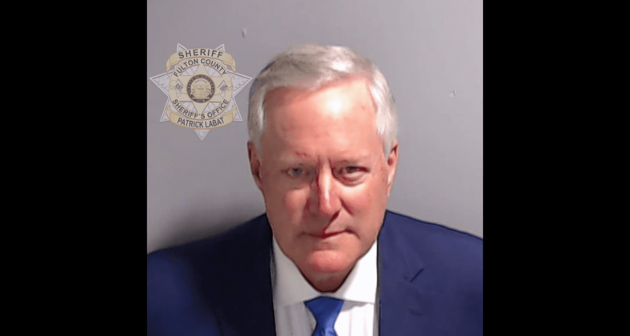Mark Meadows, exjefe de gabinete de Donald Trump, en su foto policial en la cárcel del condado de Fulton (Georgia).