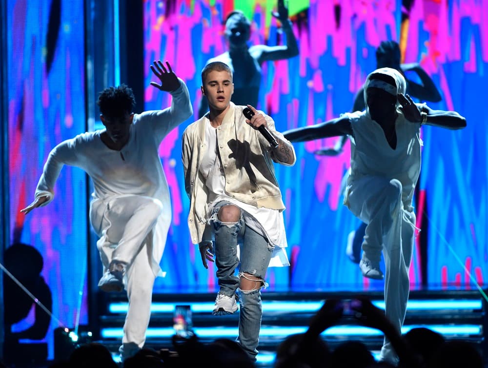 Justin Bieber canta en la ceremonia de los Premios Billboard, el domingo 22 de mayo del 2016 en Las Vegas.