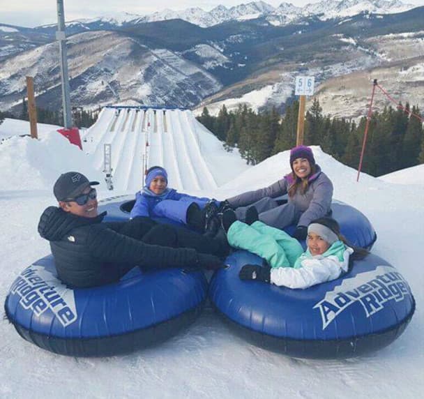 La vida de Karla está completa gracias al amor de Emerson, y de sus hijas Michaella y Antonella. Esa es la familia con la que siempre soñó y con la que celebró el Día de Acción de Gracias.