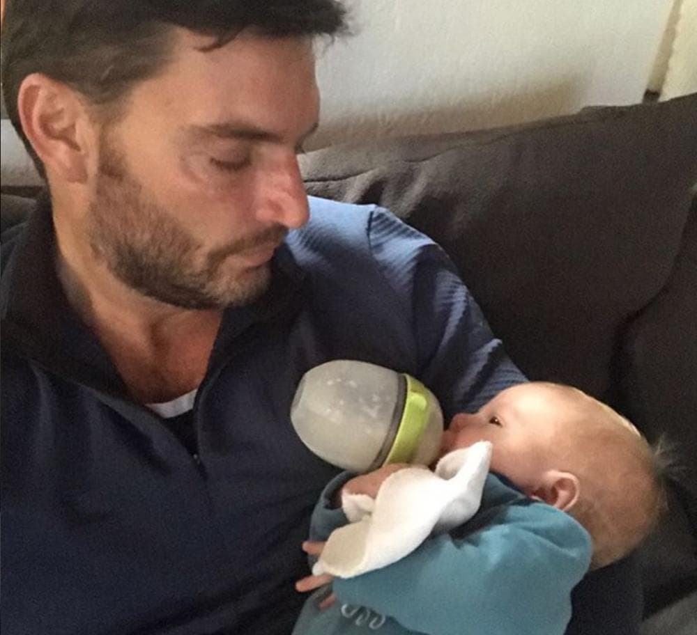 <b><a href="http://www.univision.com/temas/juan-pablo-gil">Julián Gil</a></b> también ha presumido a su bebé en redes sociales, y pese a las discusiones legales que ha tenido con
<b><a href="http://www.univision.com/temas/marjorie-de-sousa">Marjorie de Sousa</a></b> por la manutención del bebé, no se puede negar que el niño es realmente hermoso.