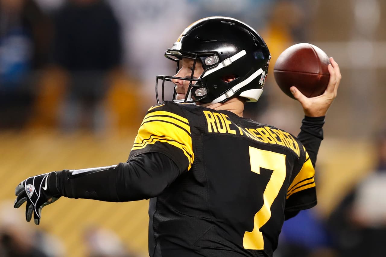 Ben Roethlisberger lanzó para 328 yardas al completar 22 de 25 pases con cinco envíos de anotación en una noche perfecta para el 'Big Ben'.