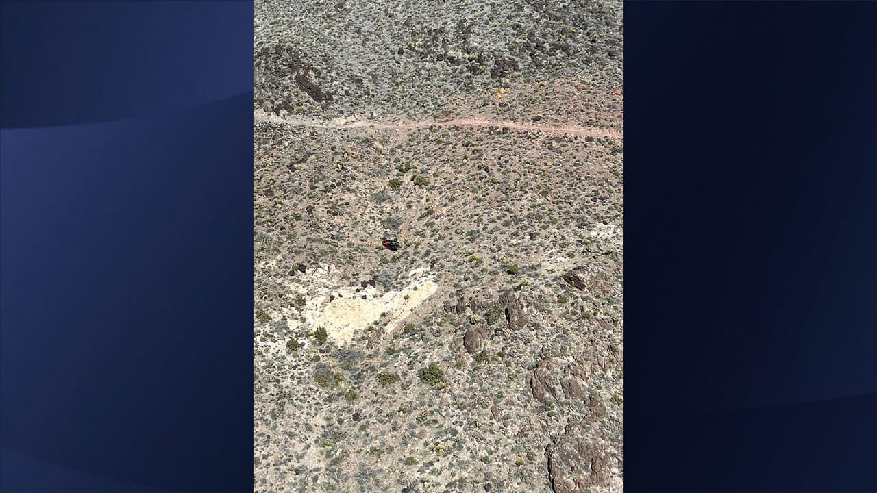 En el lugar fueron encontradas dos personas lesionadas:
<b>un hombre de 75 años y una mujer de 59 años</b>, quienes resultaron heridos, por lo que se requirió el apoyo de diversas agencias para poder rescatarlos y atenderlos.