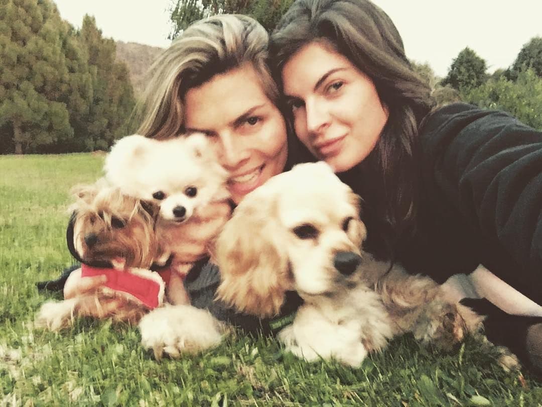 Ninguna de las dos quiere tener hijos y son sus mascotas, las que ocupan esa parte en la familia que ambas forman.