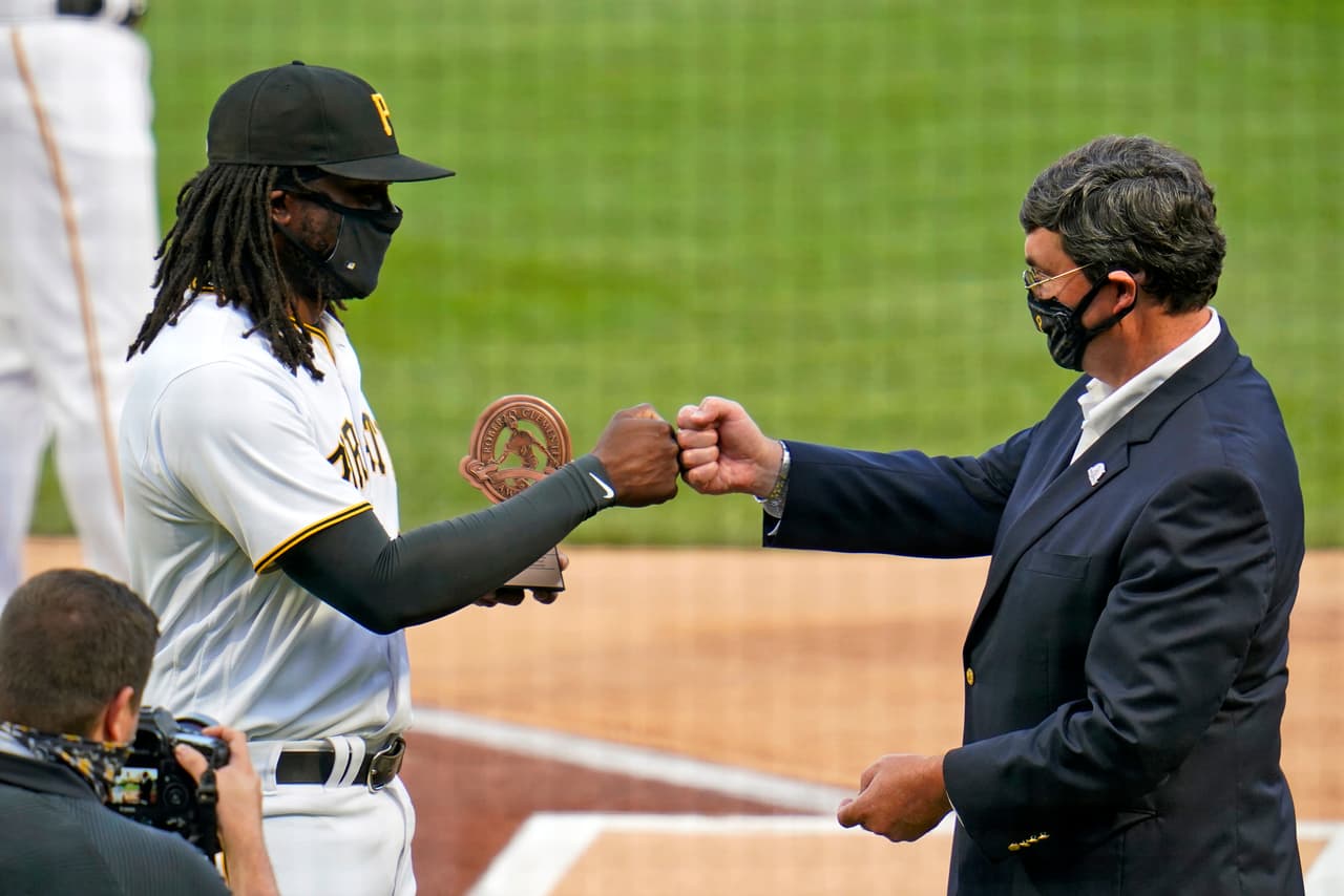 Los Pittsburgh Pirates portaron en los dorsales el ‘21’ que portara la leyenda boricua. En el duelo ante los Chicago White Sox, los peloteros honraron la memoria de aquél que ganó dos Series Mundiales.