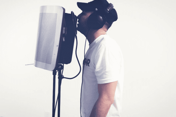 'La promesa' es el nombre de su primer disco y lo grabó en 2016.