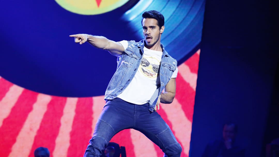 Éktor Rivera se divirtió en todo momento y logró transmitir esa energía hacia el público.